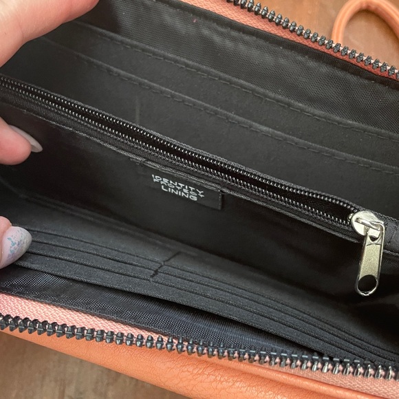 Tahari Coral Pink Leather Wristlet Clutch Wallet BN new - Picture 4 of 9